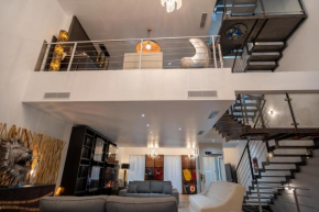 Venue C - Luxurious & Spacious - Mansion - Elevator - Patio